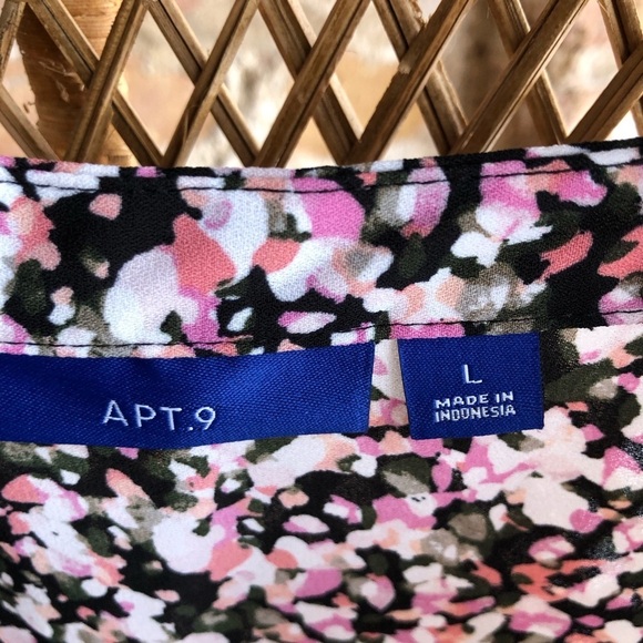 Apt 9 sleeveless blouse - Picture 3 of 5